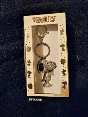 Peanuts Snoopy Pave 3D Crystal Rhinestone Keychain Bag Charm Gold & Black